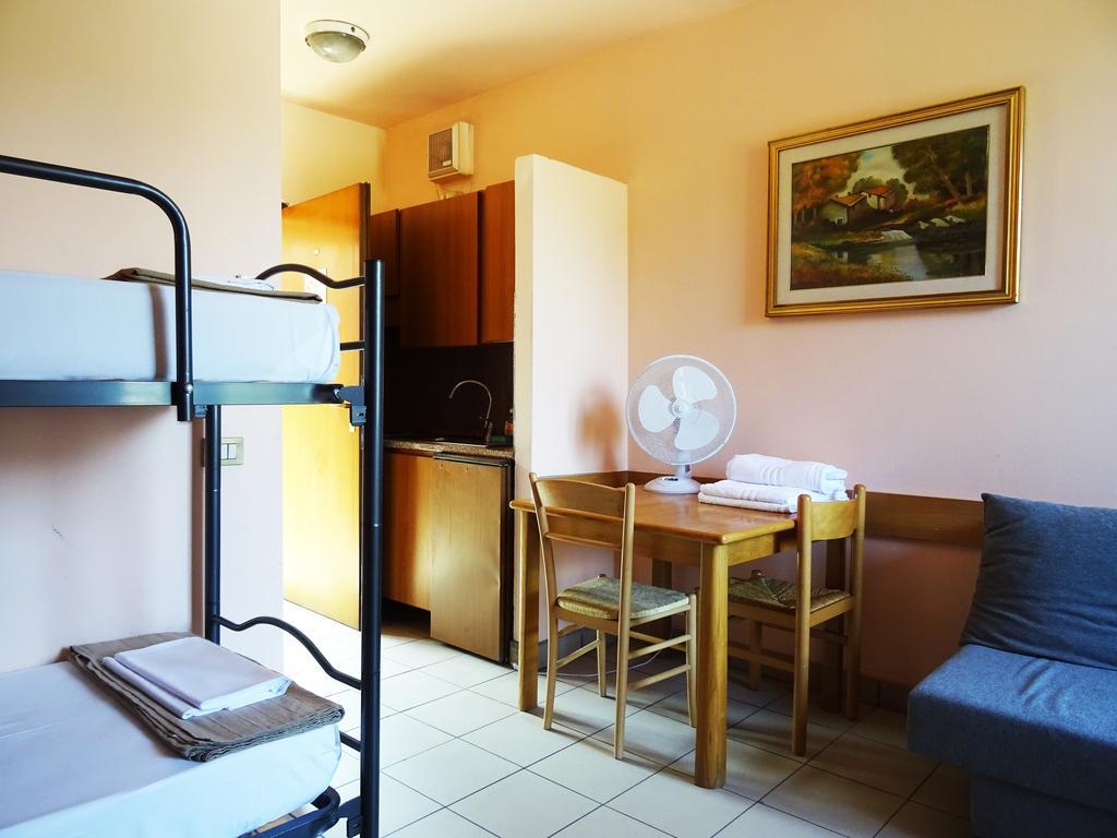 Victoria Hotels Carso Camnago Volta エクステリア 写真