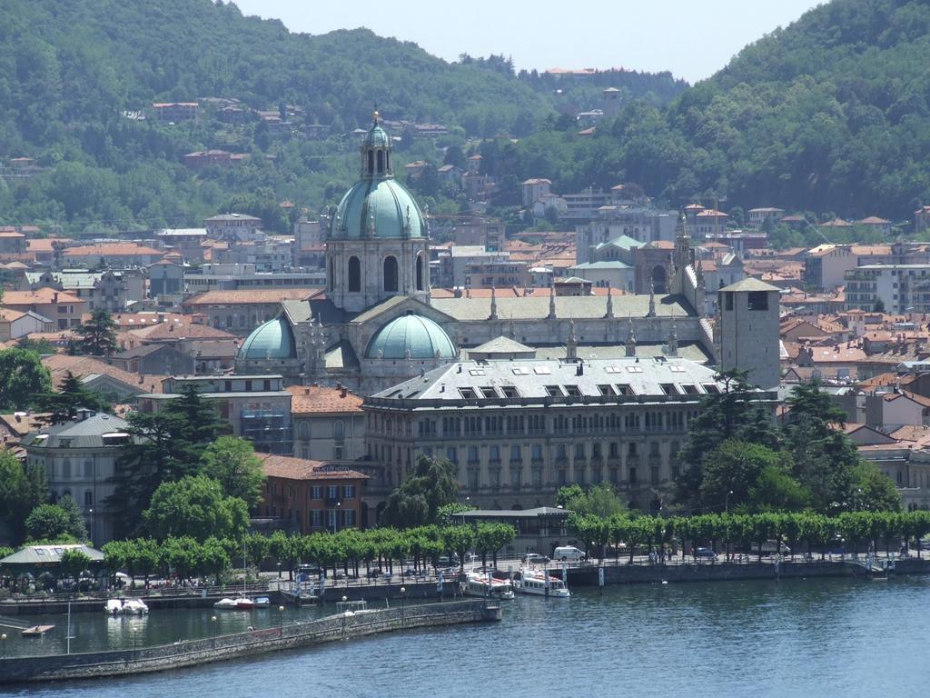 Victoria Hotels Carso Camnago Volta エクステリア 写真