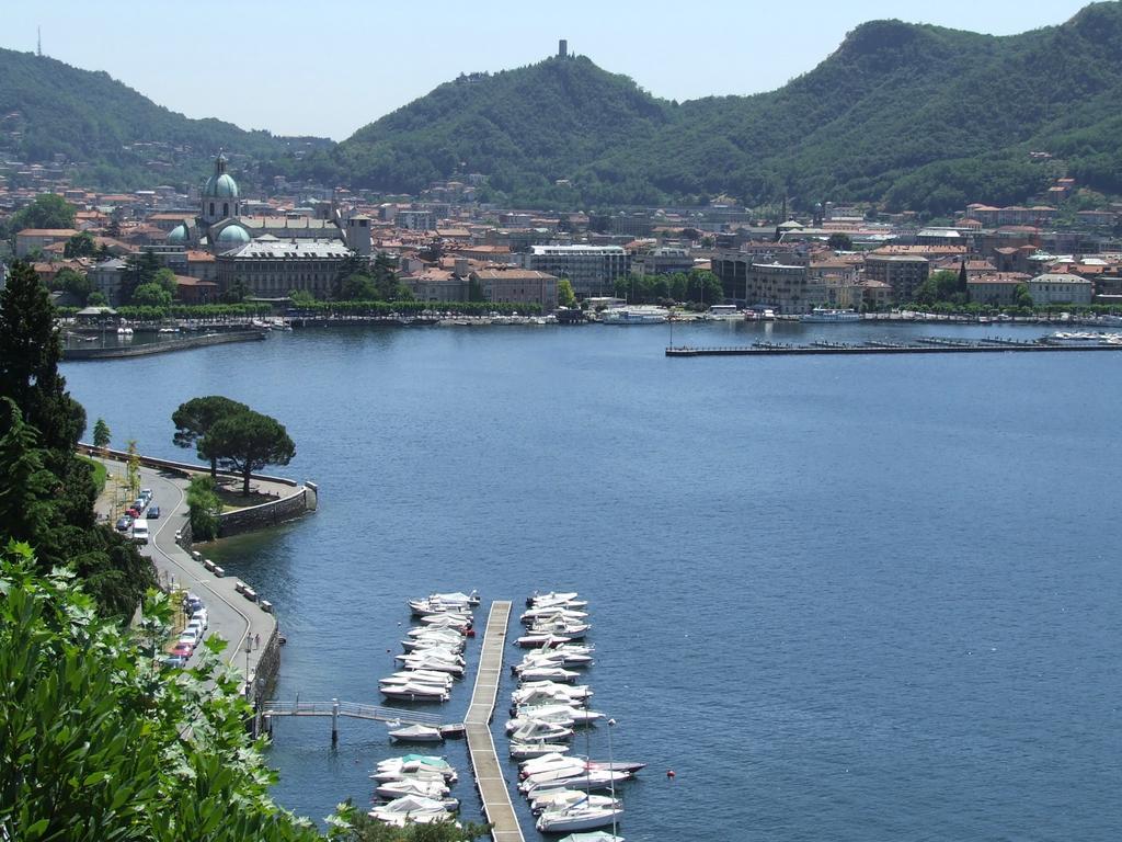 Victoria Hotels Carso Camnago Volta エクステリア 写真